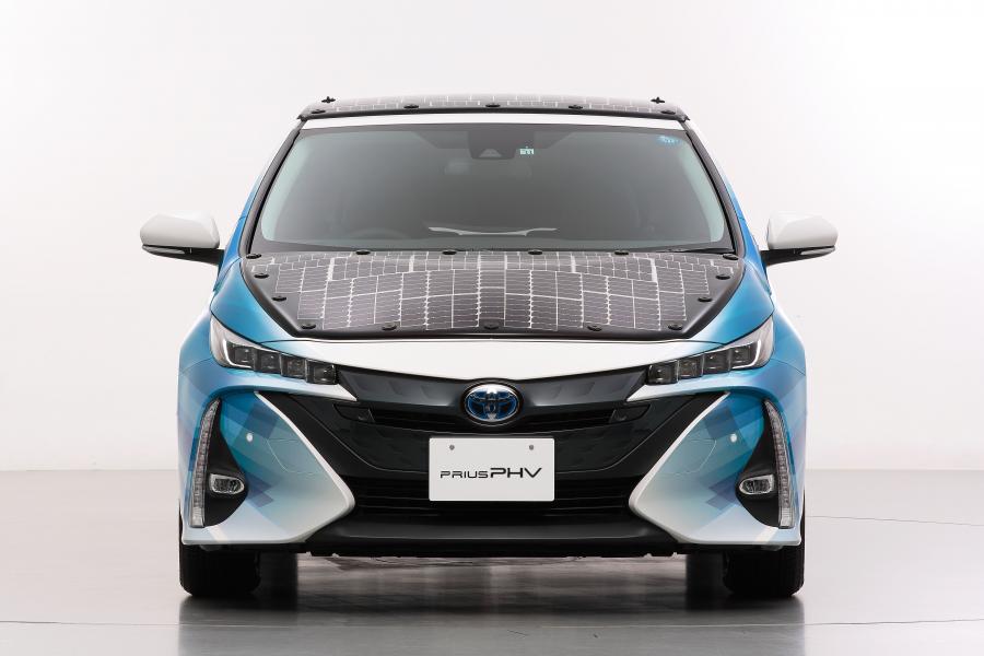  Toyota Prius PHV Solar-Powered Drive by Sharp 2019 года  (фото 5 из 13)